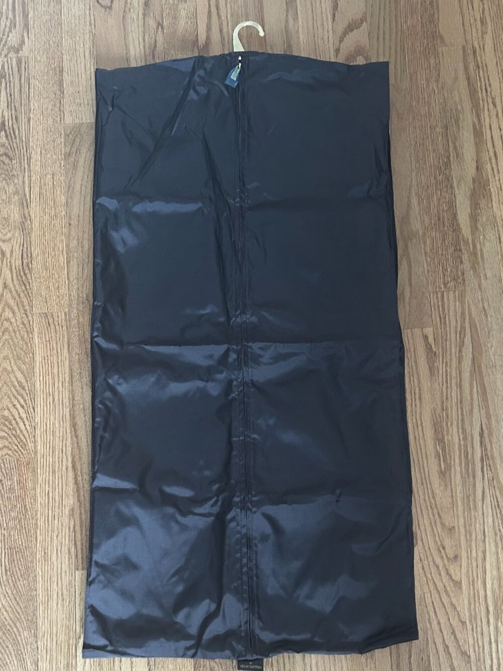 Louis Vuitton | Garment Cover Bag with ( 3 ) LV Hangers - Picture 6 of 16